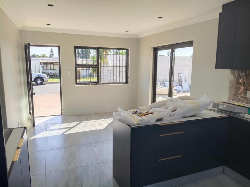 To Let 3 Bedroom Property for Rent in Peerless Park North Western Cape